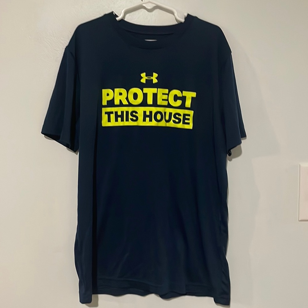 Boys Under Armour T-Shirt Protect This House Youth L